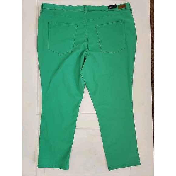 STEP INTO SPRING! Crown and Ivy Size 22 High Rise Skinny Crop "Green Gate" NEW! - Picture 12 of 13